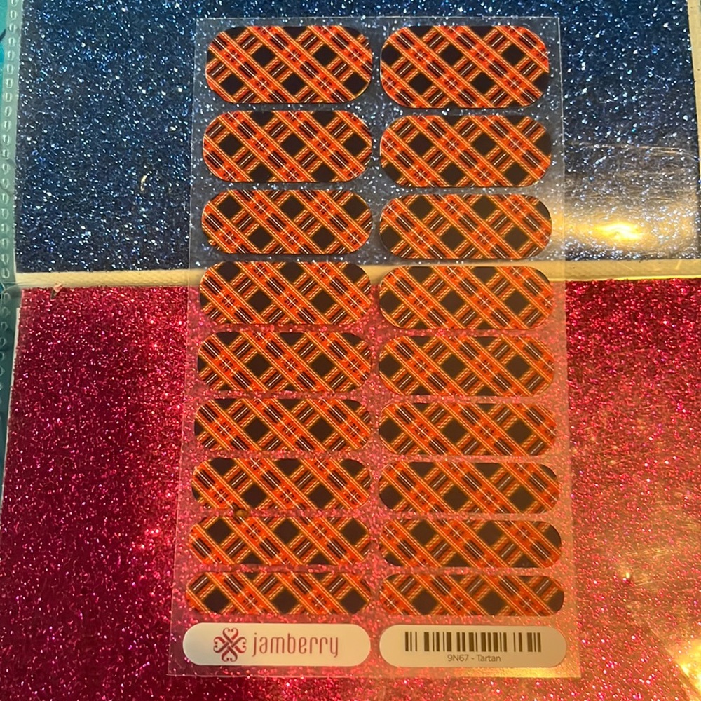 🔴2/$6 Jamberry tartan nail wraps